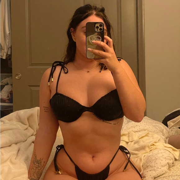 Monday Swimwear Set - Picture 8 of 8